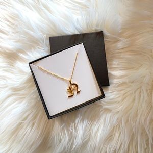 Ole English Pendant Necklace